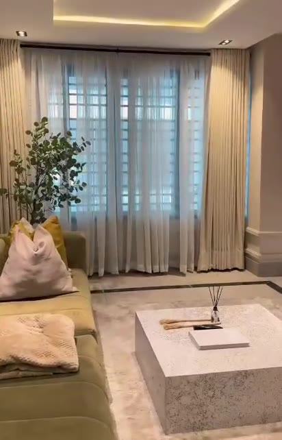 4 BEDROOM TERRACE DUPLEX WITH PS5